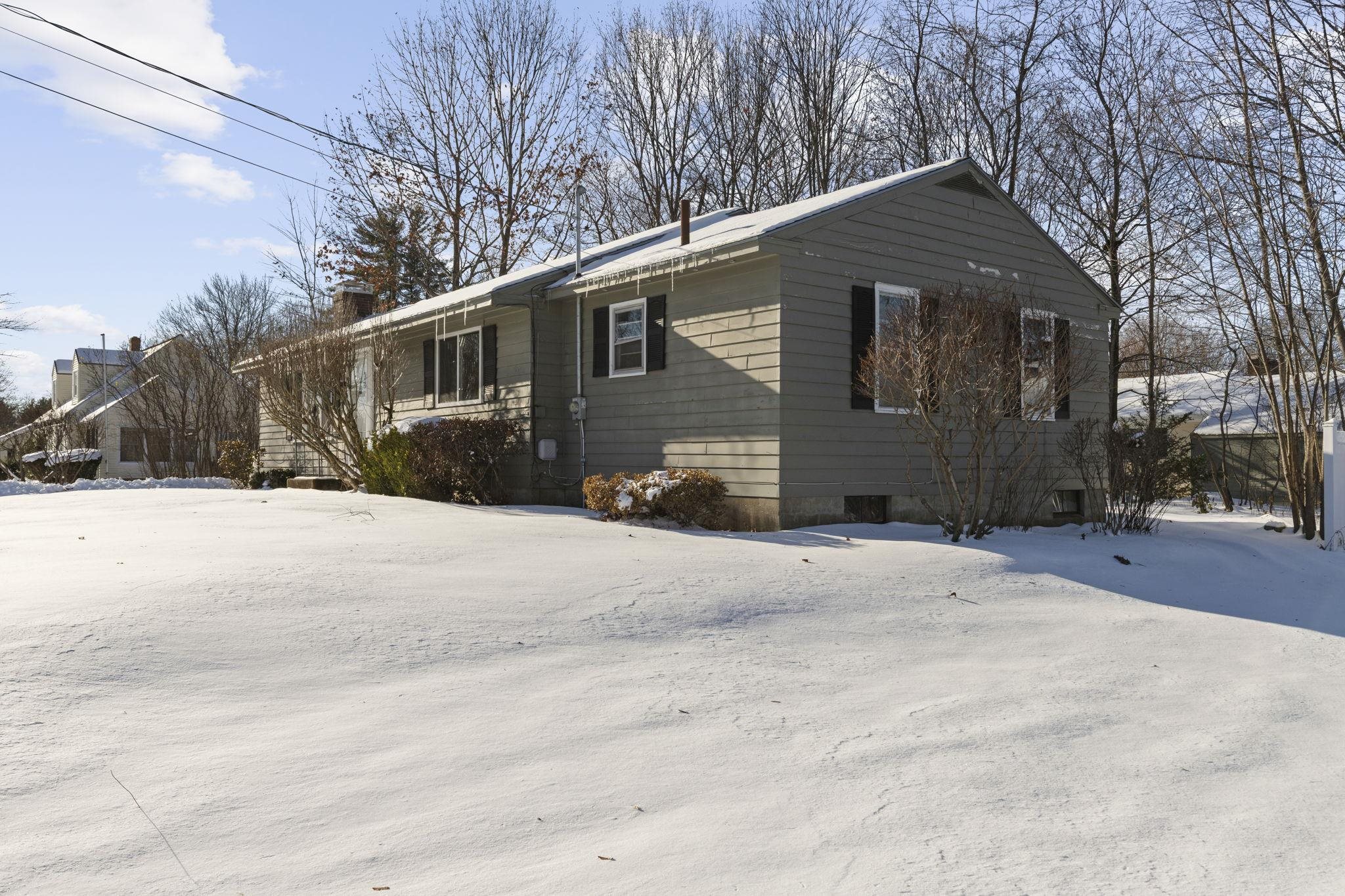 3 Henrietta Street Rochester, NH 03867 - Photo 4 of 44