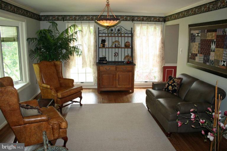 3174 Elmmede Road Ellicott City, MD 21042 - Photo 26 of 27 Living Room