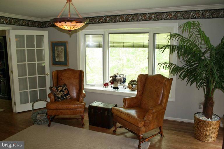 3174 Elmmede Road Ellicott City, MD 21042 - Photo 7 of 27 Living Room