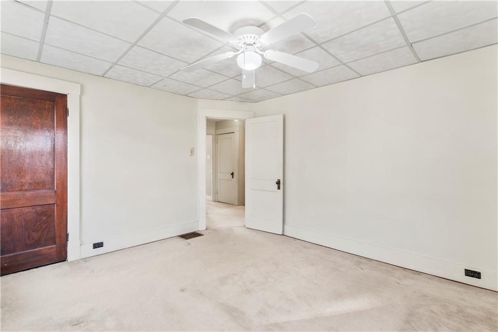 745 Bank Street Beaver, PA 15009 - Photo 20 of 30 an empty room with a ceiling fan