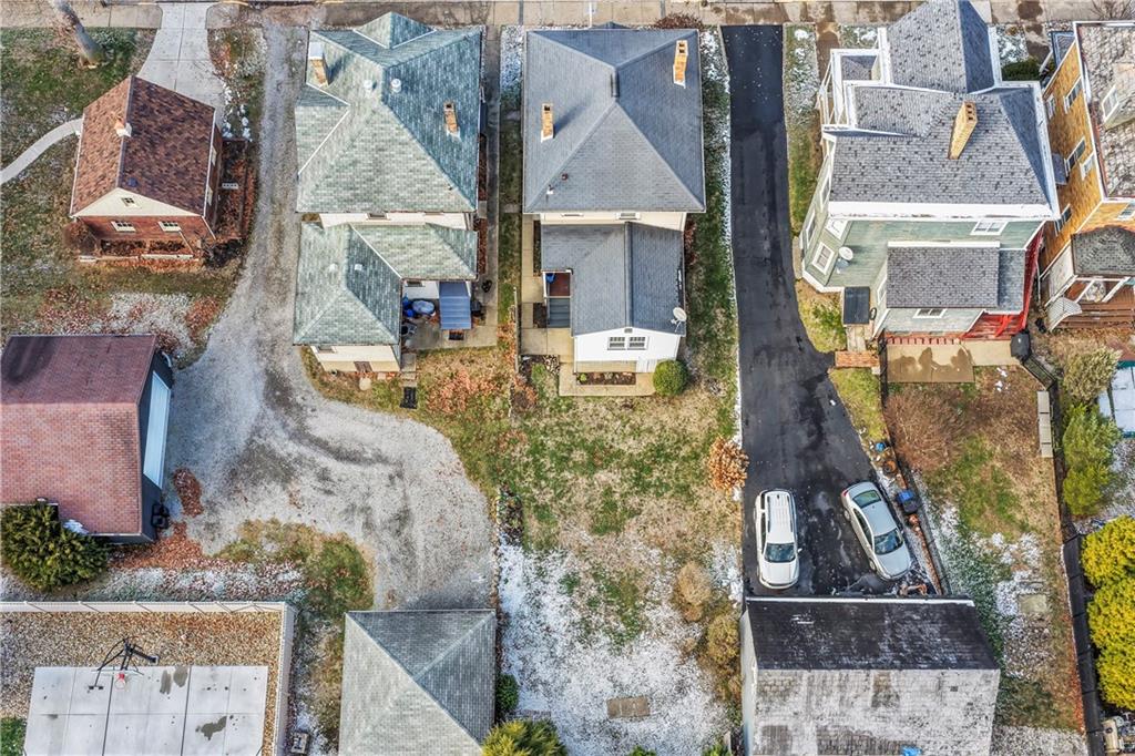 745 Bank Street Beaver, PA 15009 - Photo 23 of 30 front view of a house with a garden
