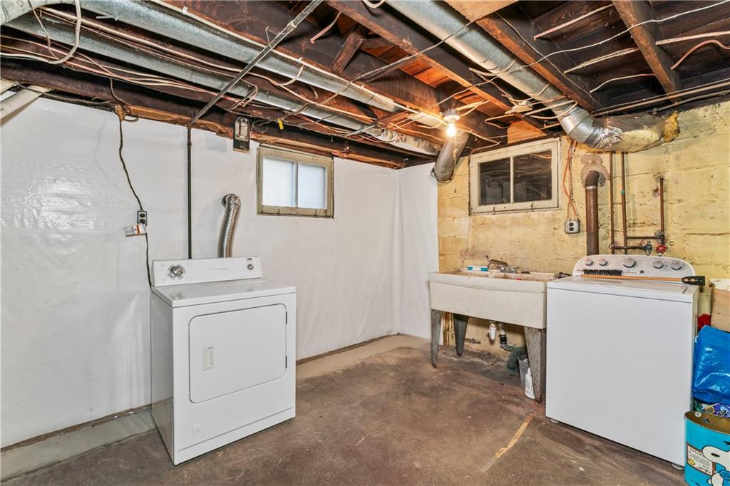 745 Bank Street Beaver, PA 15009 - Photo 30 of 30 a utility room with dryer and washer