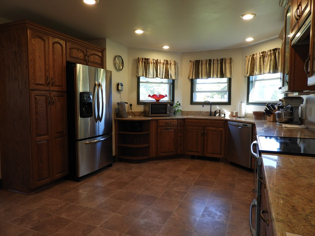 1209 Cumberland Head Road Plattsburgh, NY 12901 - Photo 3 of 29 Gallery Image 3