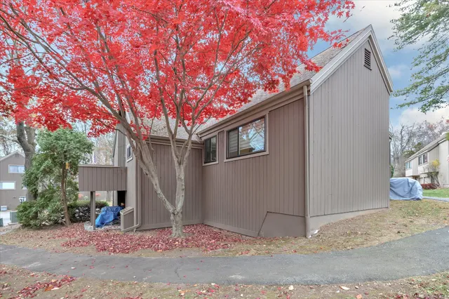 $639,900 | 289 Agawam Drive, Unit B, Stratford, CT 06614