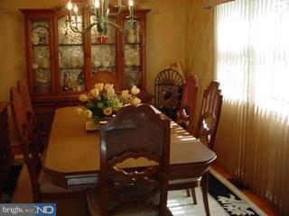38 Exeter Road East Windsor, NJ 08520 - Photo 4 of 6 Gallery Image 4