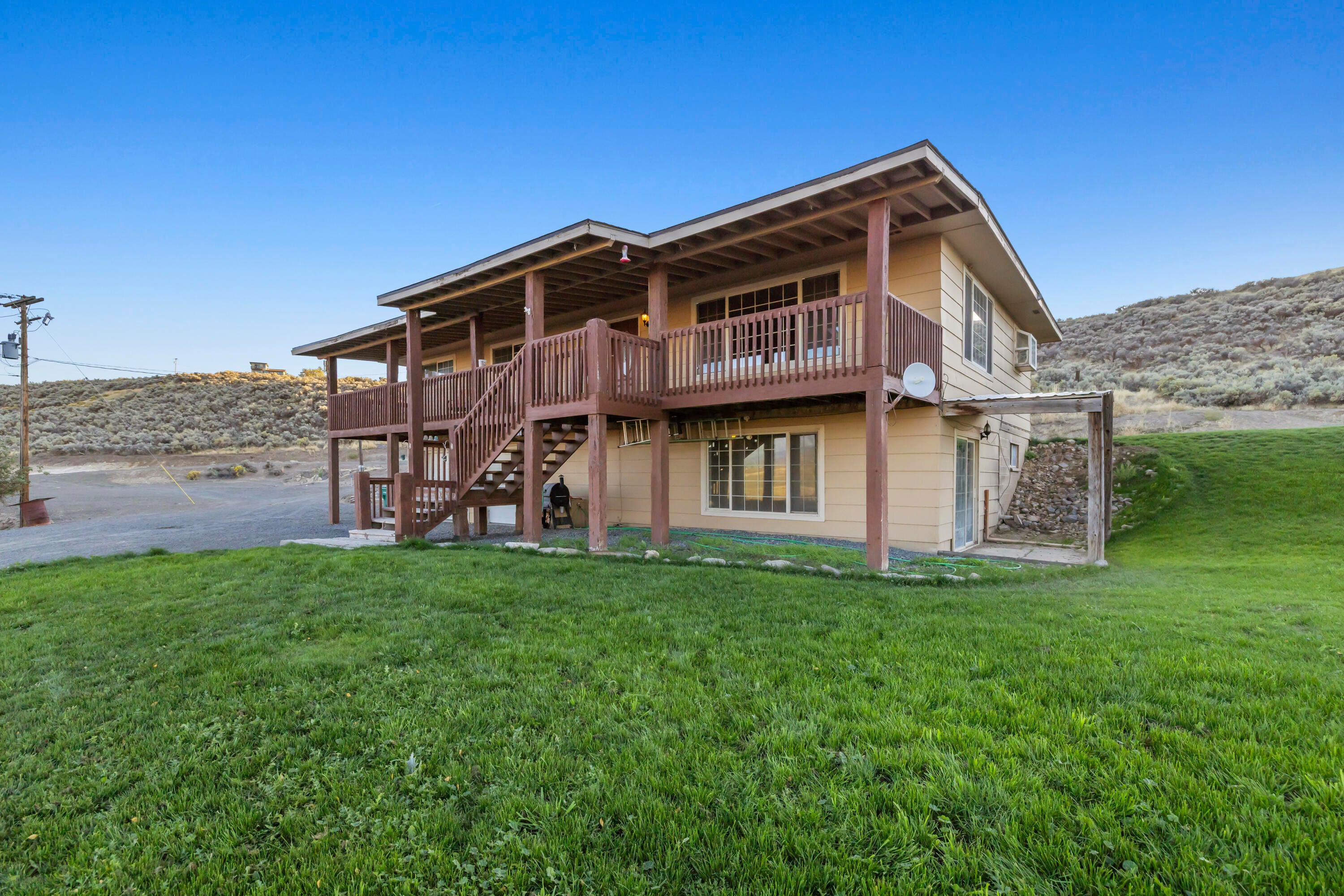10580 Buesing Road Klamath Falls, OR 97603 - Photo 43 of 89 10580BuesingRd-16
