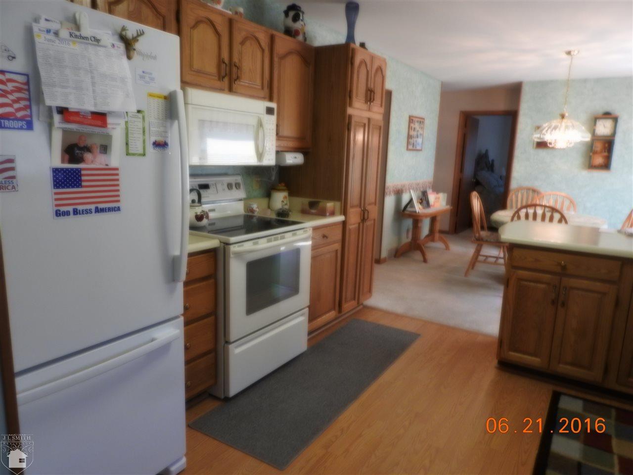 2536 Riverside Drive Port Huron, MI 48060 - Photo 9 of 20 31294783-8.JPG