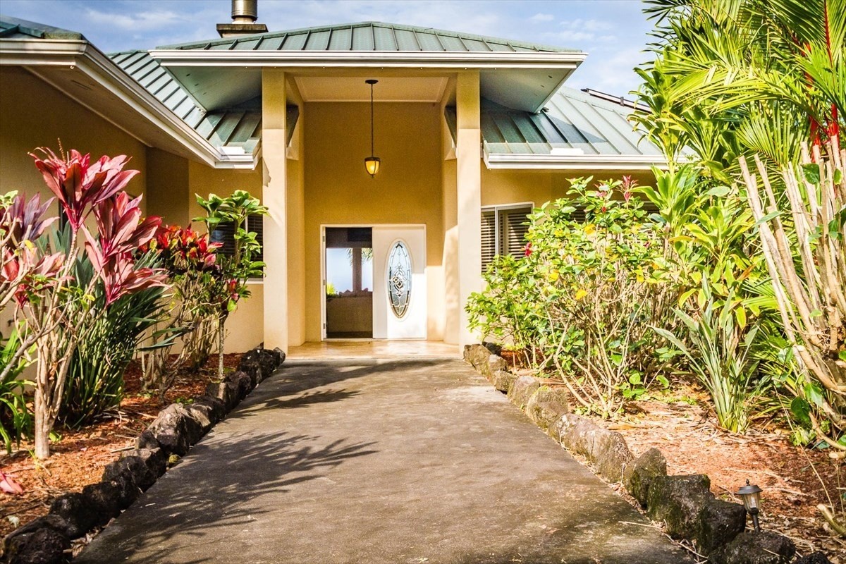31-212 Hawaii Belt Road Hakalau, HI 96710 - Photo 2 of 28