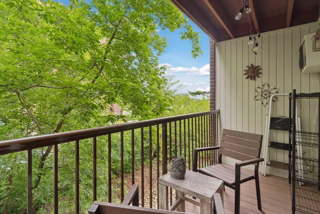 $182,000 | 4860 Park Commons Drive, Unit 205, St. Louis Park, MN 55416