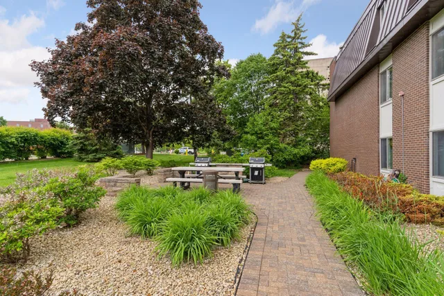 $182,000 | 4860 Park Commons Drive, Unit 205, St. Louis Park, MN 55416