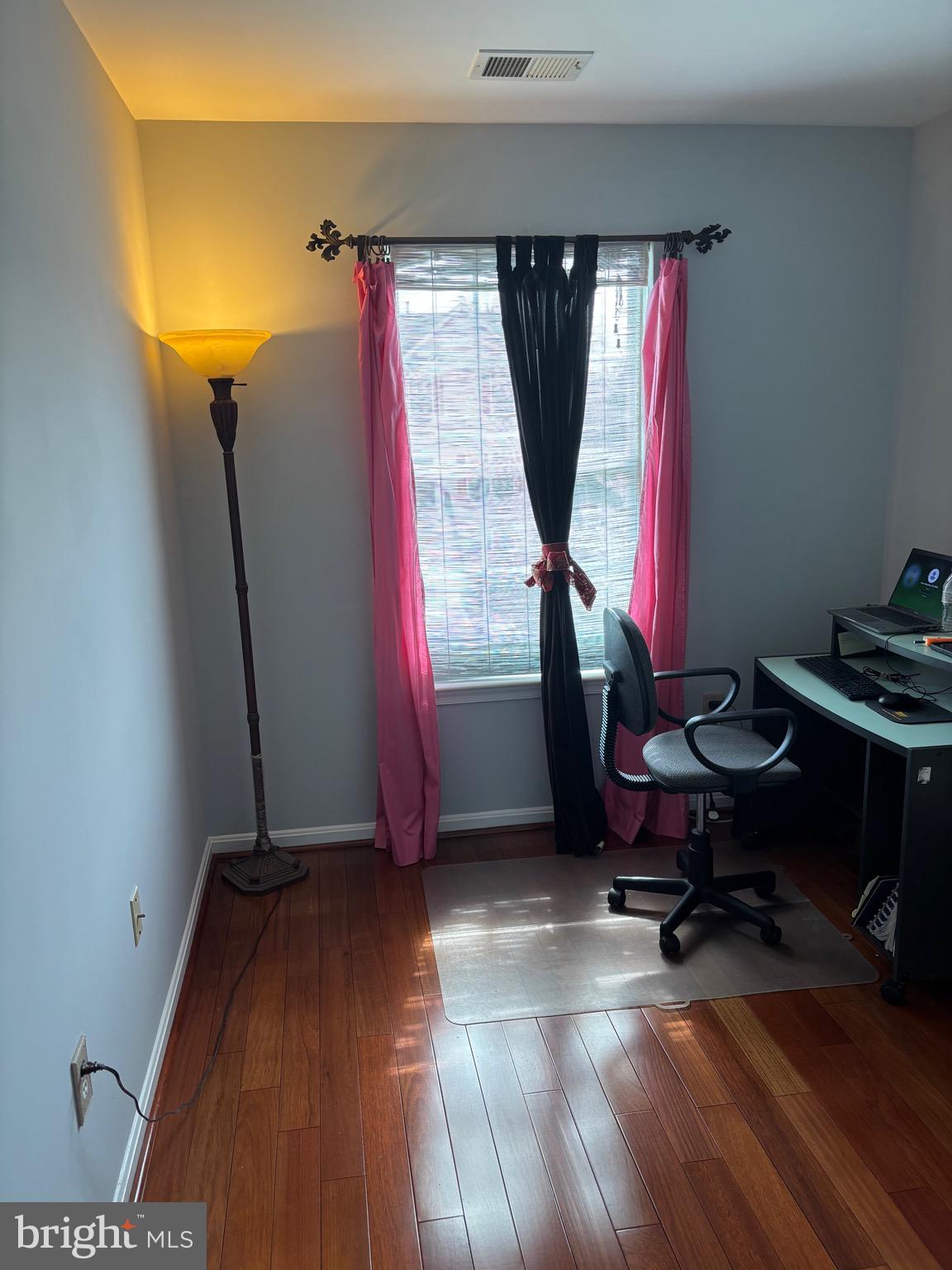 3910 Squire Tuck Way Baltimore, MD 21208 - Photo 21 of 40 a room with musical instruments