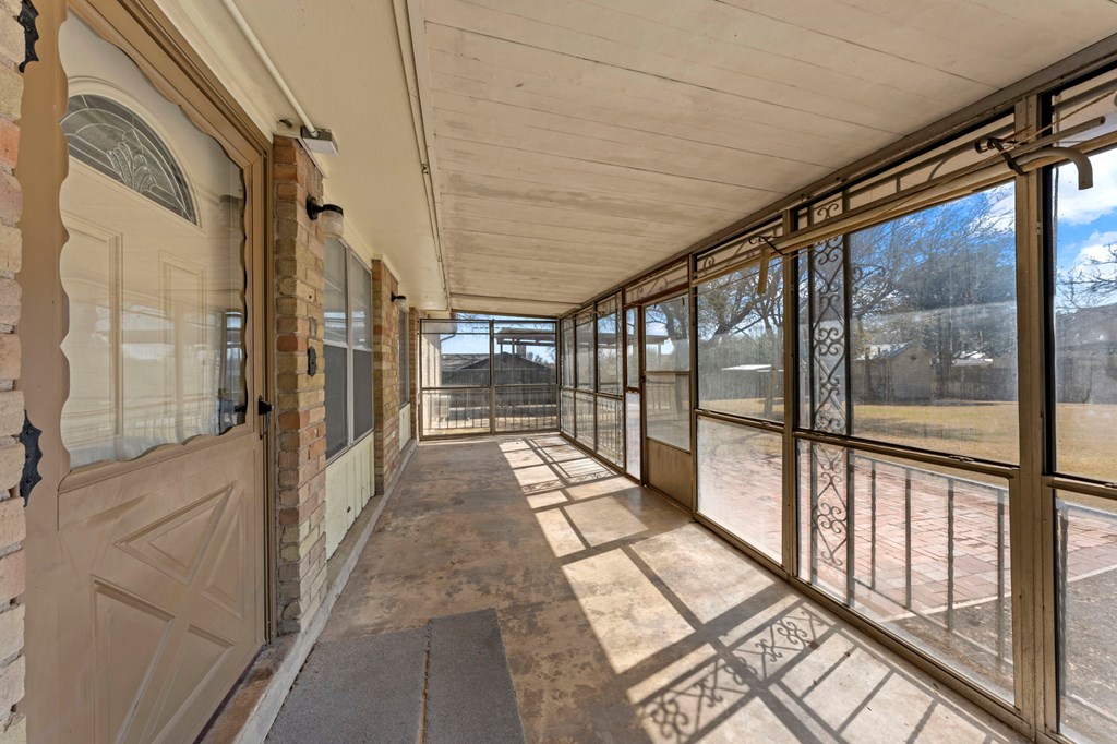 613 Harper Road Kerrville, TX 78028 - Photo 18 of 33