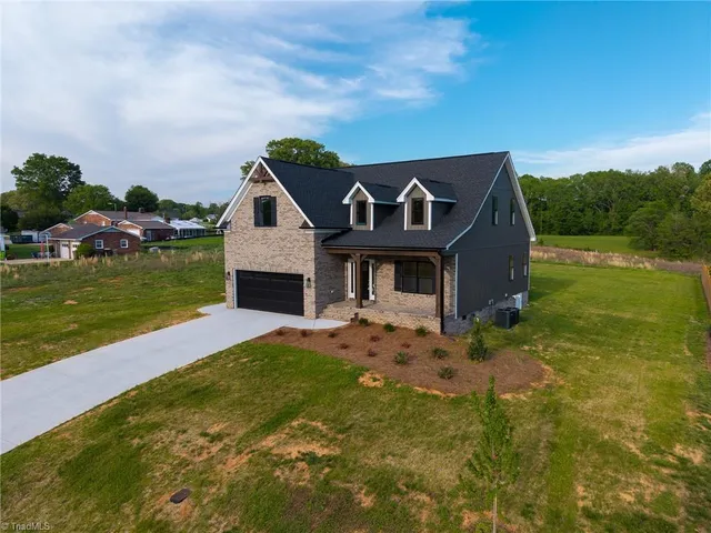 $484,900 | 377 Lenalan Drive, Lexington, NC 27295
