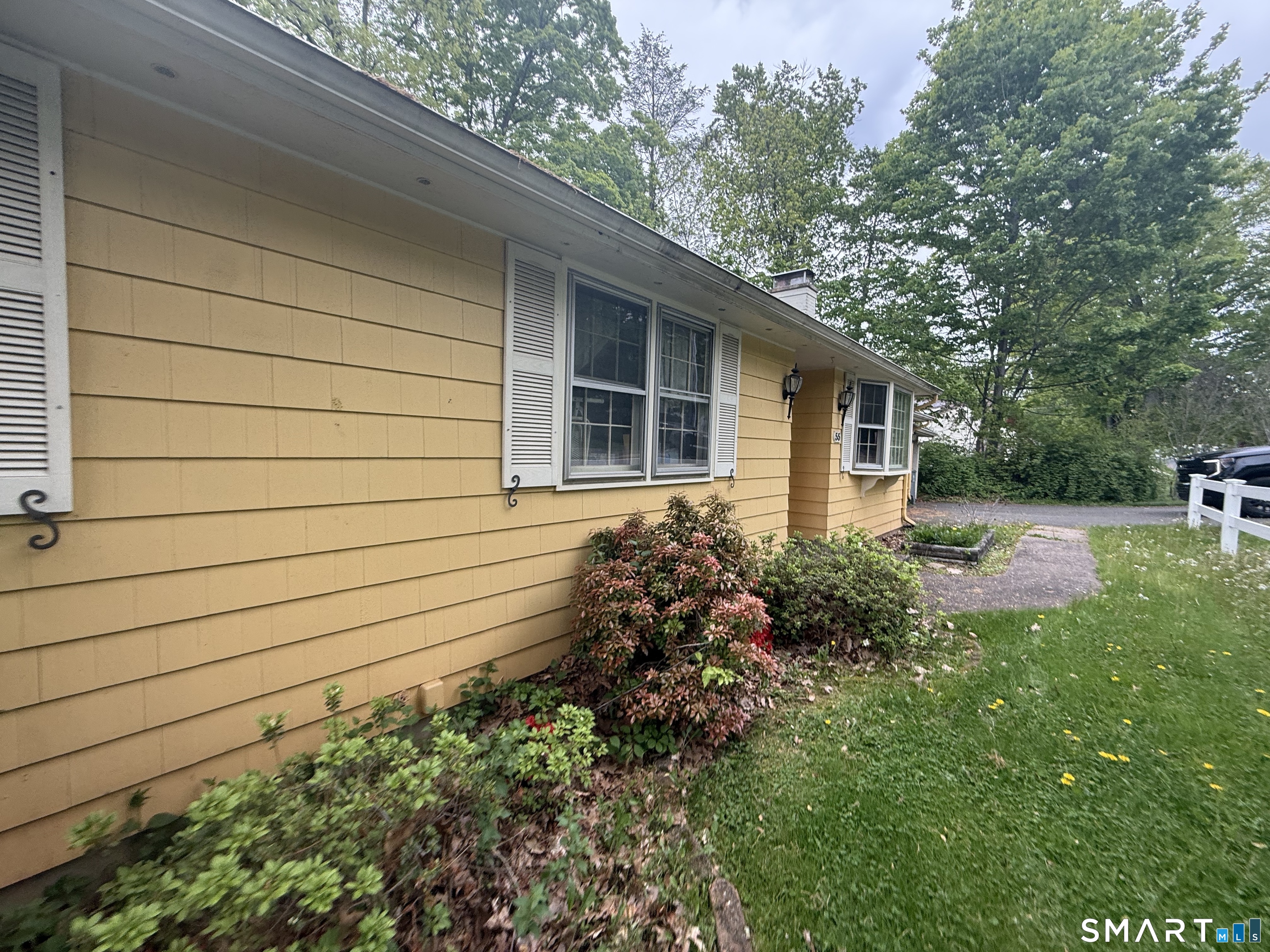55 Metacomet Road Plainville, CT 06062 - Photo 4 of 21