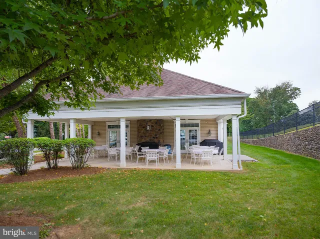 $285,000 | 411 Creekside Drive, Brookhaven, PA 19015