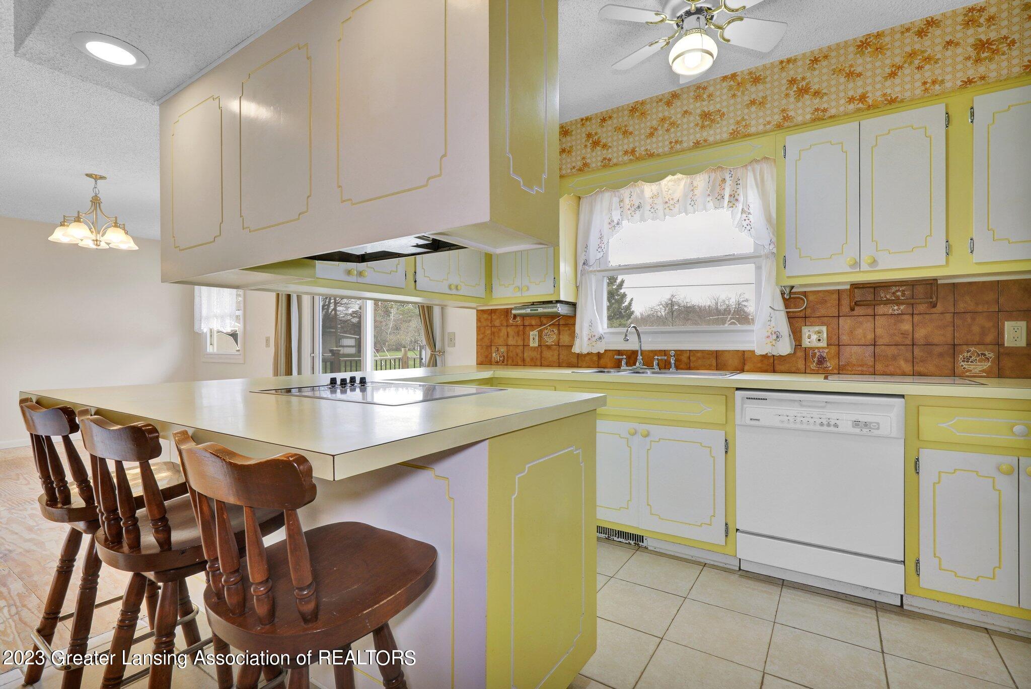1258 West Pratt Road Dewitt, MI 48820 - Photo 10 of 42 10-web-or-mls-Open Ended Media-9