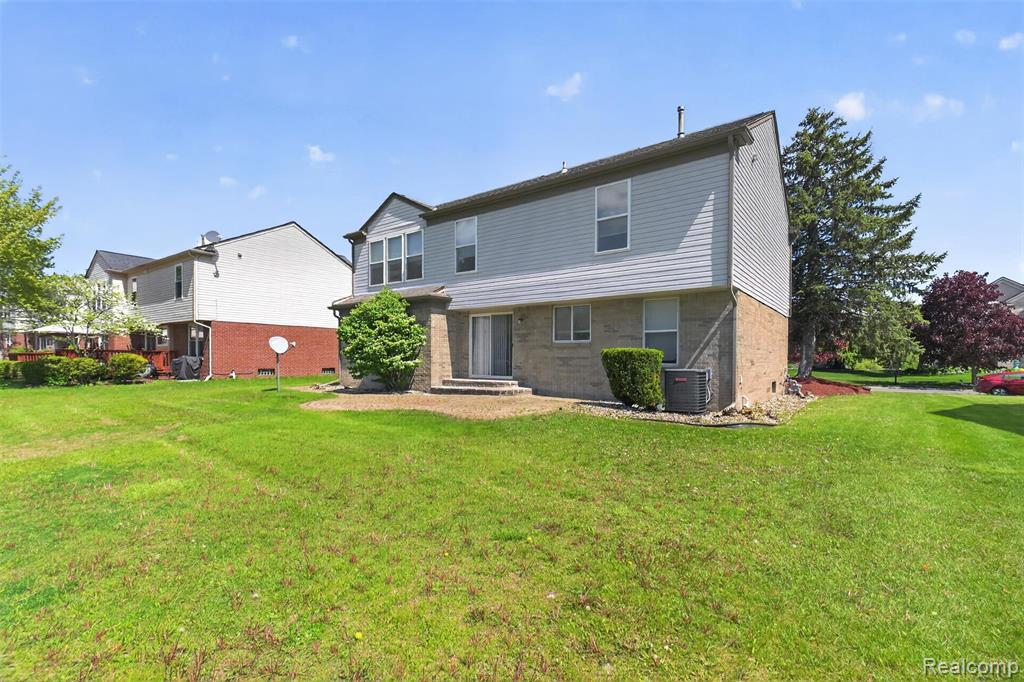 4642 Pond Run Canton, MI 48188 - Photo 46 of 49