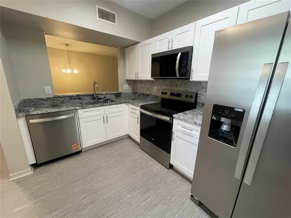 $1,800 | 6004 Portsdale Place, Unit 101, Riverview, FL 33578