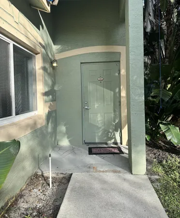 $2,800 | 220 Crestwood Circle, Unit 106, Royal Palm Beach, FL 33411