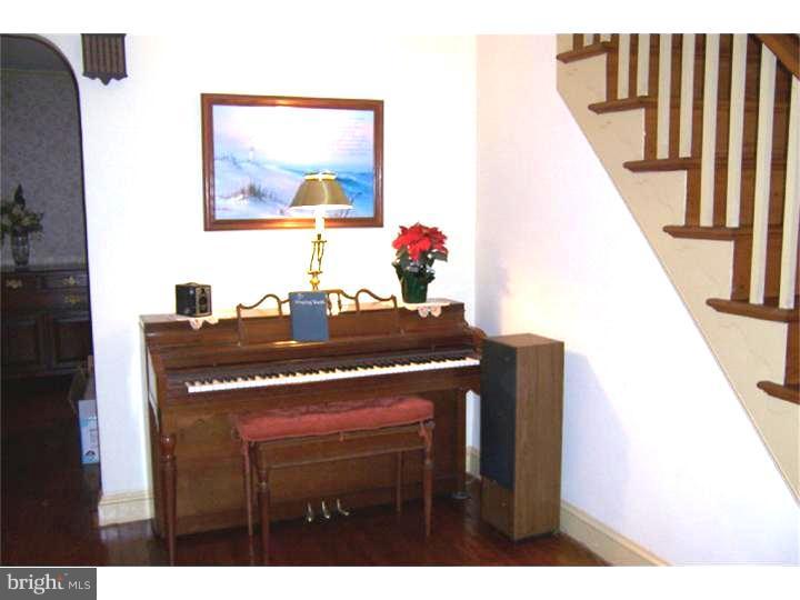 49 Meade Road Ambler, PA 19002 - Photo 8 of 14 Living Room