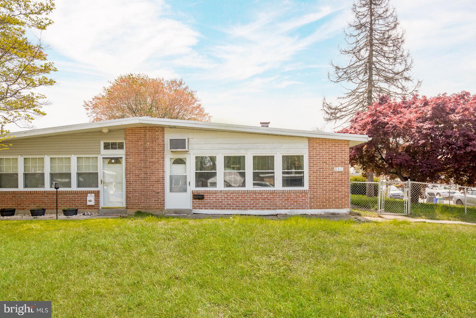 9311 Trout Road Philadelphia, PA 19115 - Photo 3 of 31