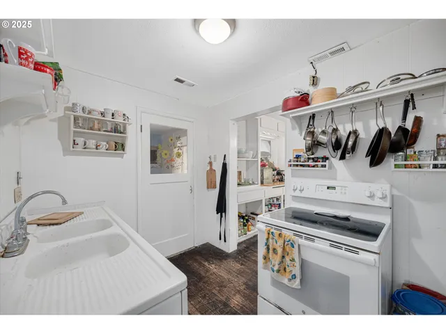 $495,000 | 64086 Nehalem Highway North, Vernonia, OR 97064