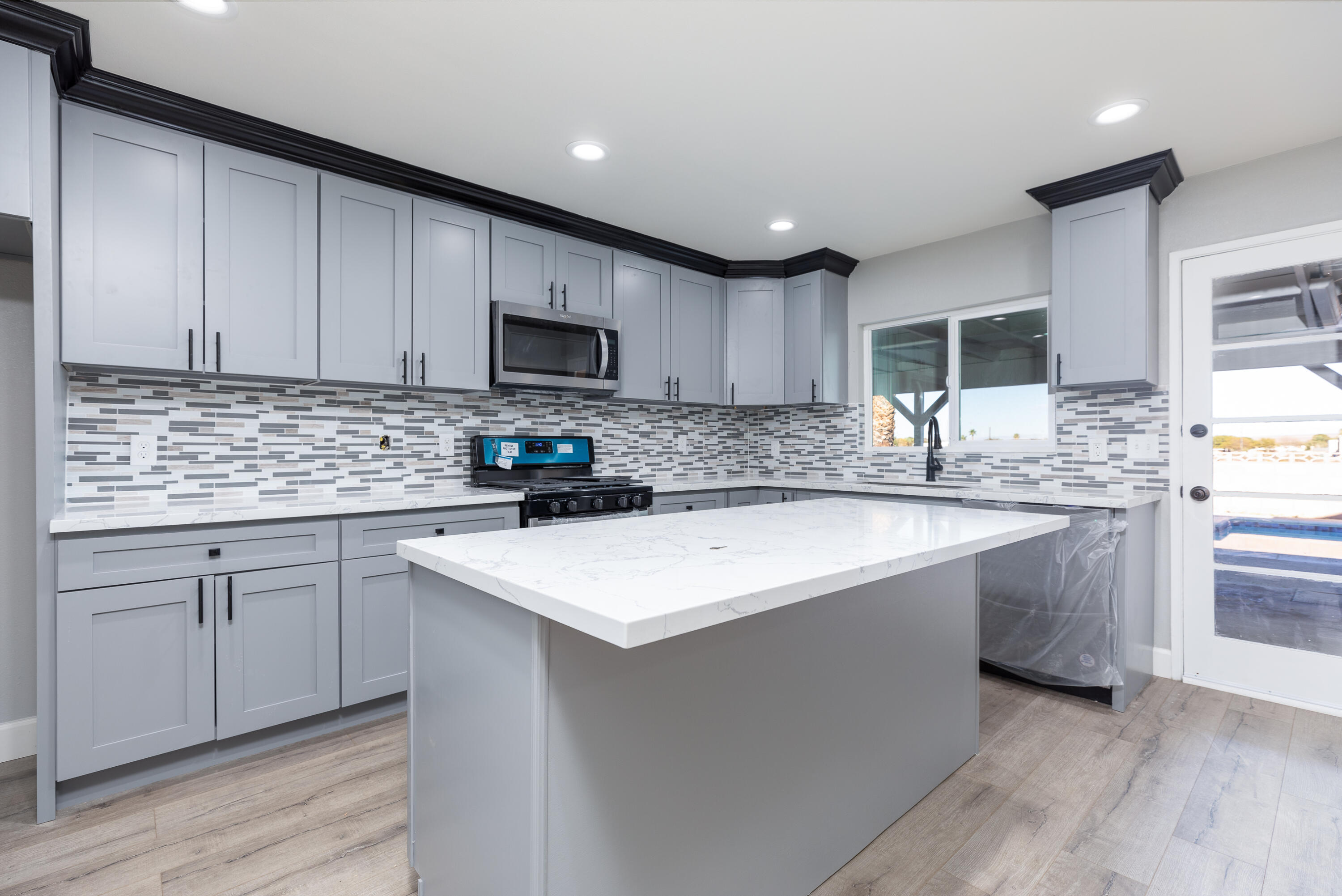 608 South Sanders Street Ridgecrest, CA 93555 - Photo 11 of 26 Kitchen