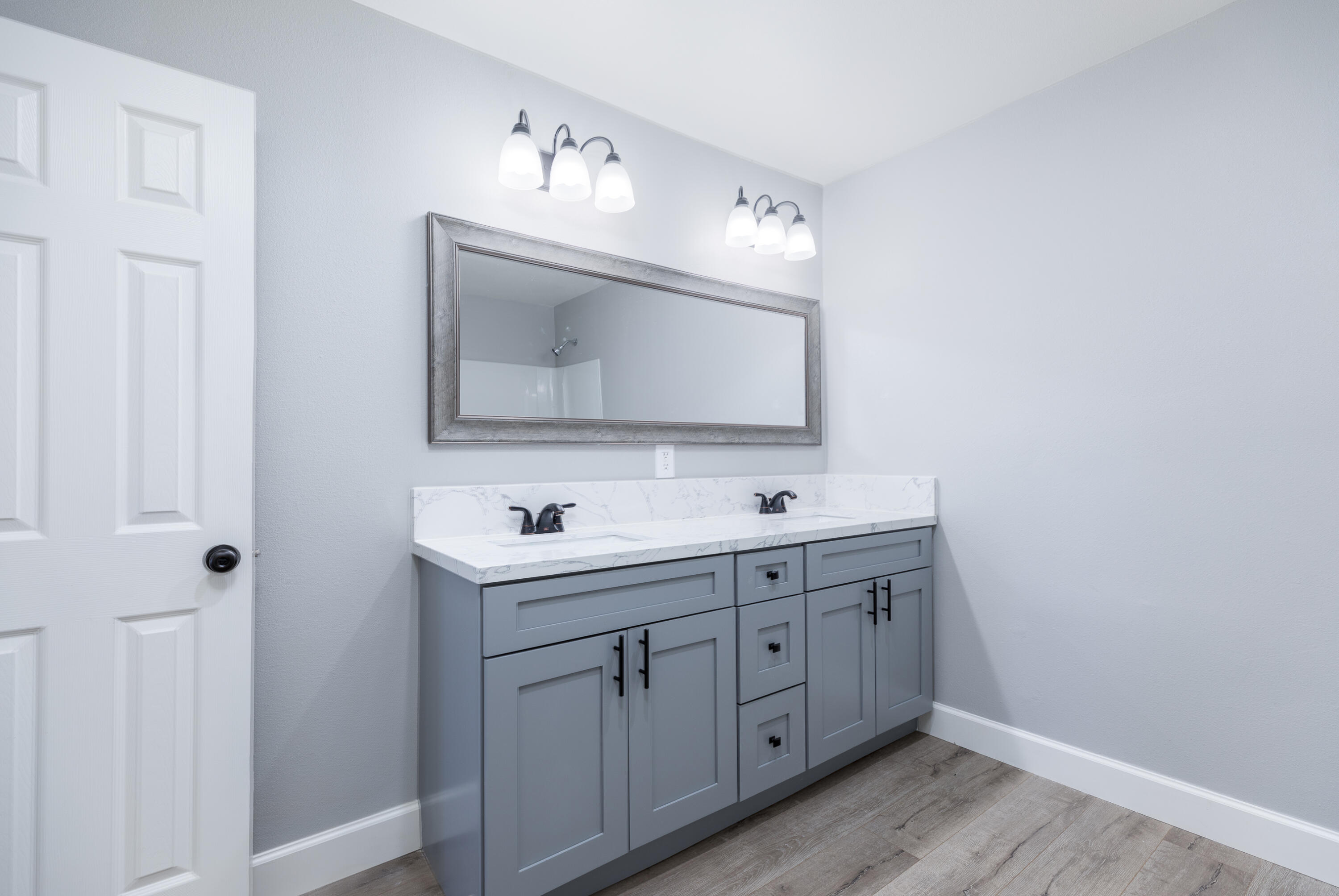 608 South Sanders Street Ridgecrest, CA 93555 - Photo 21 of 26 Primary Bathroom