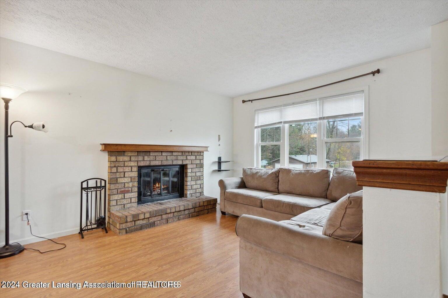 307 Sawyer Road Lansing, MI 48911 - Photo 7 of 47 7