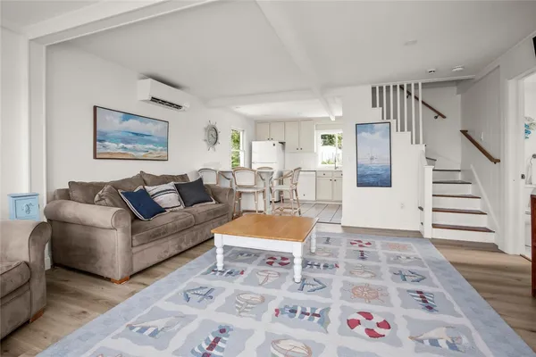 $2,600 | 333 Riverside Street, Portsmouth, RI 02871
