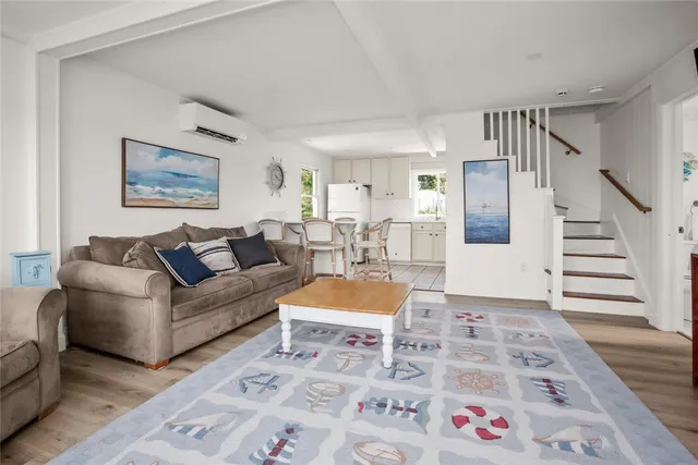 $2,600 | 333 Riverside Street, Portsmouth, RI 02871