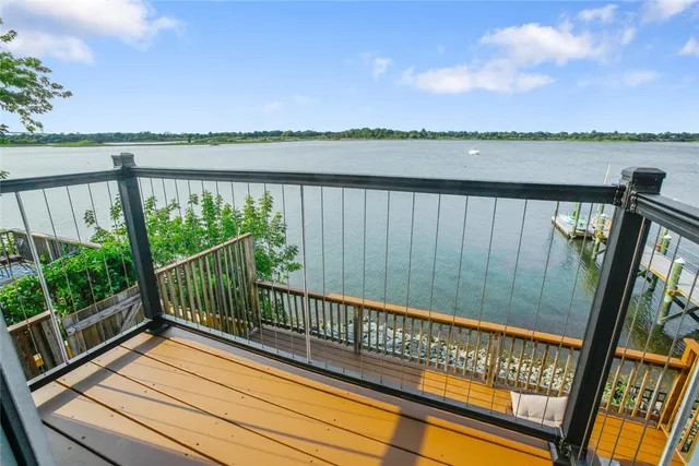 $2,600 | 333 Riverside Street, Portsmouth, RI 02871