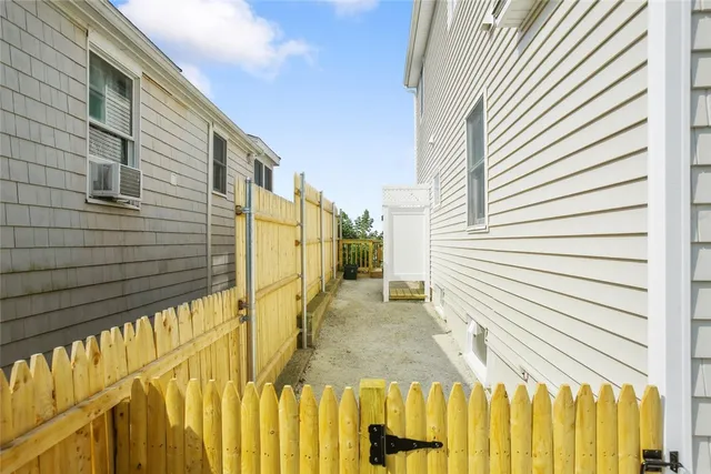 $2,600 | 333 Riverside Street, Portsmouth, RI 02871