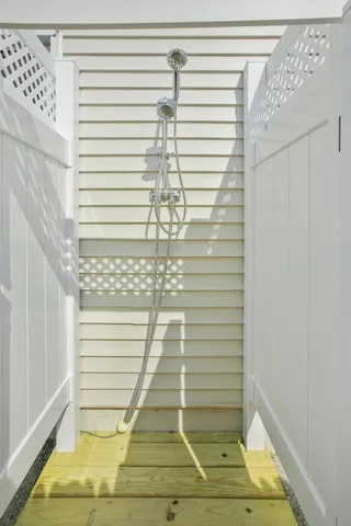 $2,600 | 333 Riverside Street, Portsmouth, RI 02871