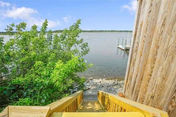 $2,600 | 333 Riverside Street, Portsmouth, RI 02871