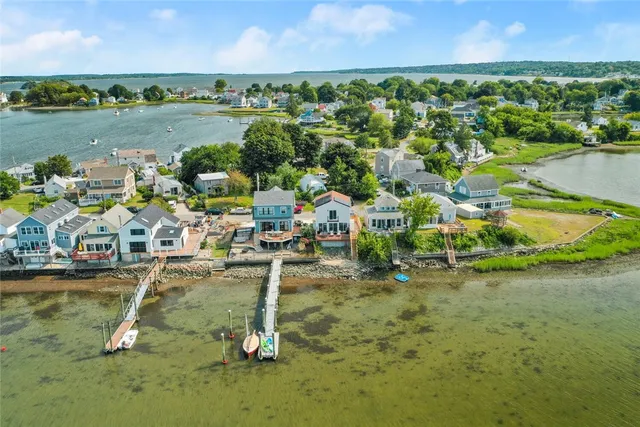 $2,600 | 333 Riverside Street, Portsmouth, RI 02871