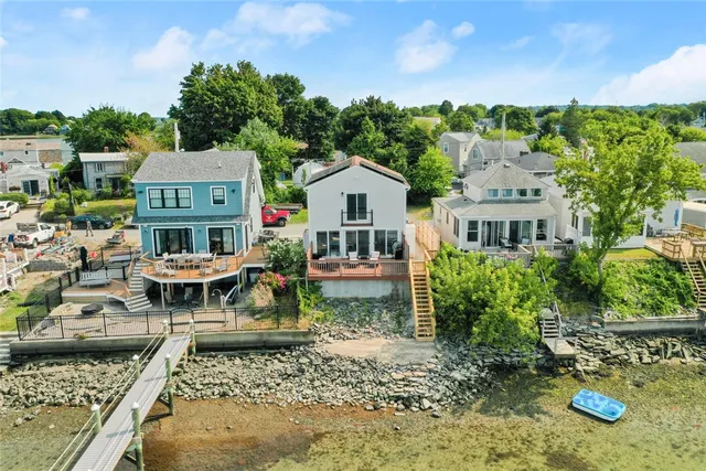 $2,600 | 333 Riverside Street, Portsmouth, RI 02871