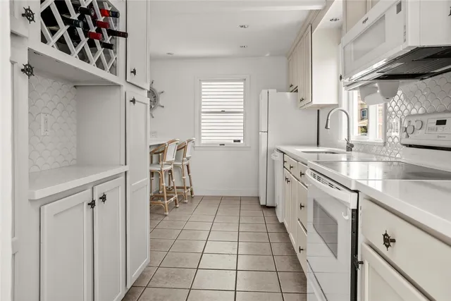 $2,600 | 333 Riverside Street, Portsmouth, RI 02871