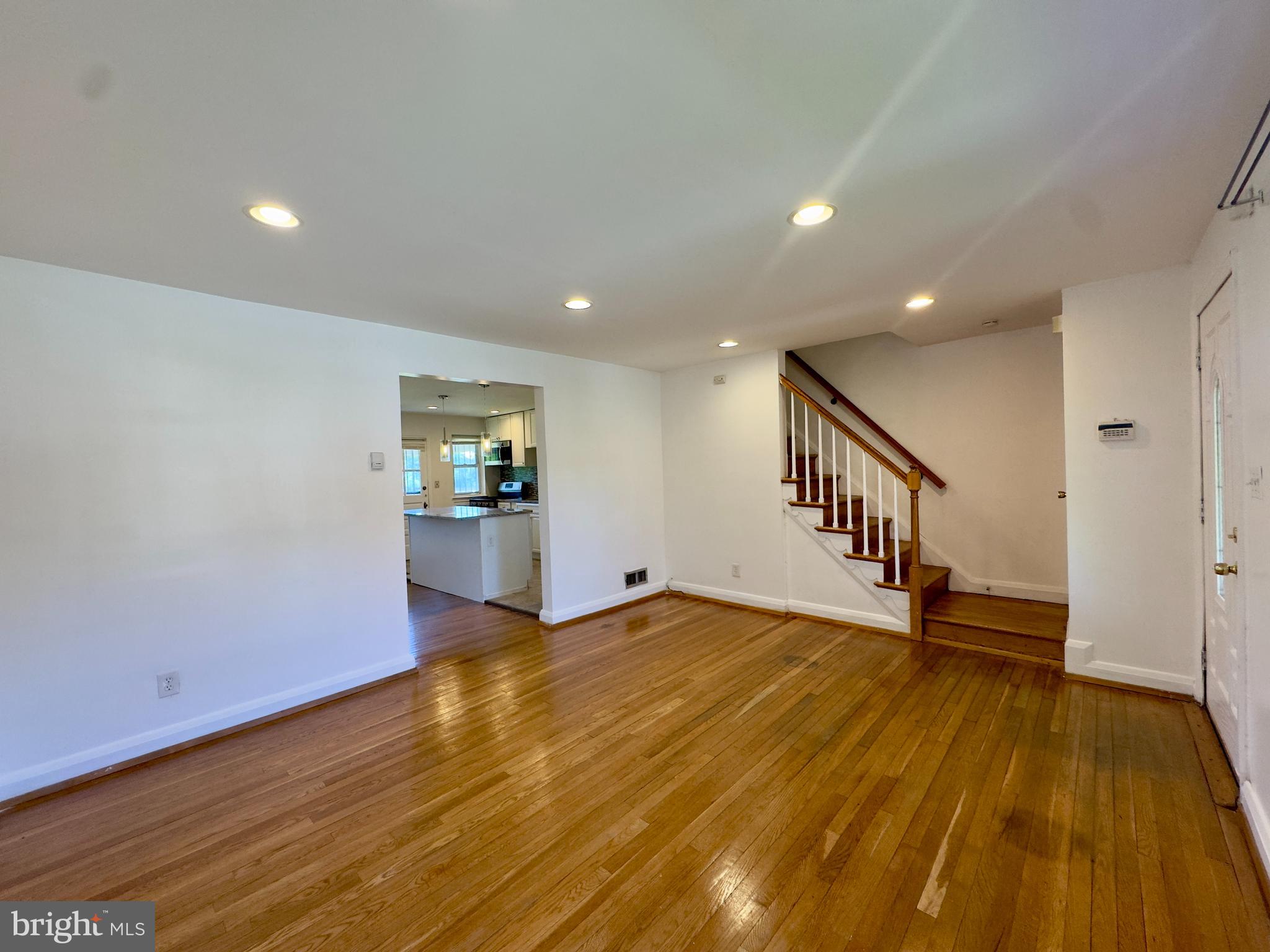 5781 Edgepark Road Baltimore, MD 21239 - Photo 3 of 20