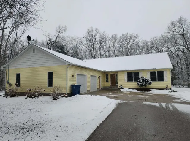 $485,000 | 423 Fernwood Lane, Muskegon, MI 49442