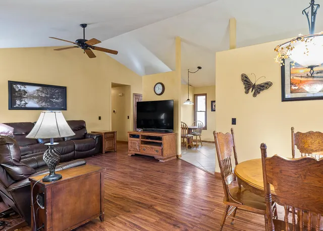 $485,000 | 423 Fernwood Lane, Muskegon, MI 49442