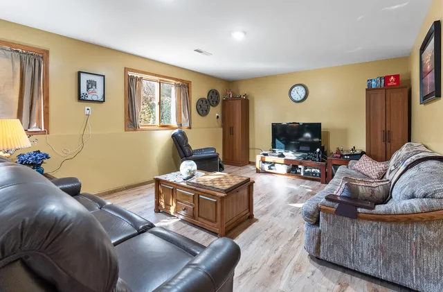 $485,000 | 423 Fernwood Lane, Muskegon, MI 49442