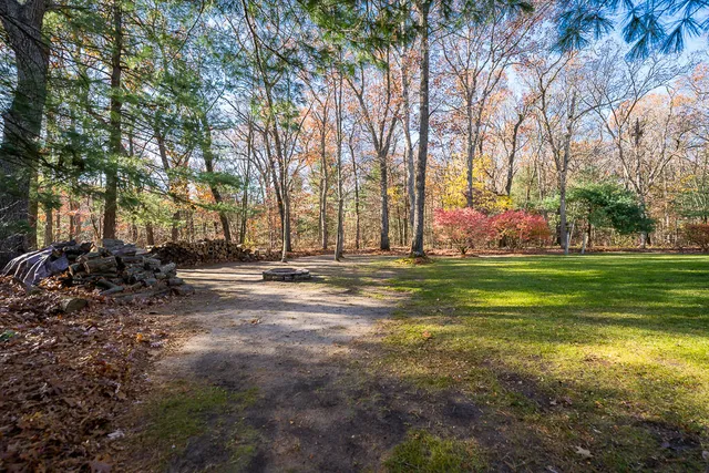 $485,000 | 423 Fernwood Lane, Muskegon, MI 49442