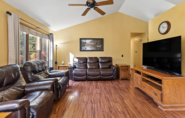 $485,000 | 423 Fernwood Lane, Muskegon, MI 49442