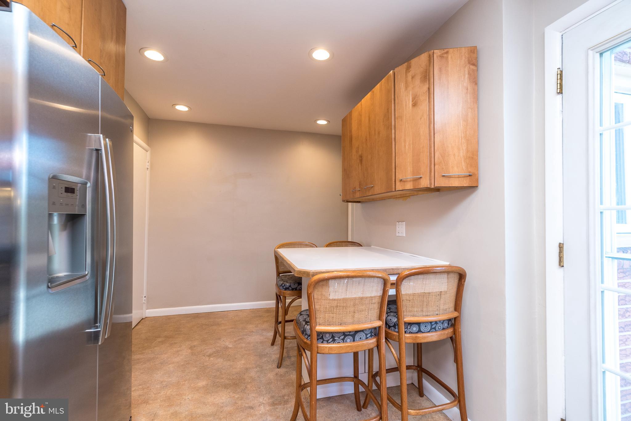 130 Wetherill Road Cheltenham, PA 19012 - Photo 20 of 52 Built-in table with extra storage