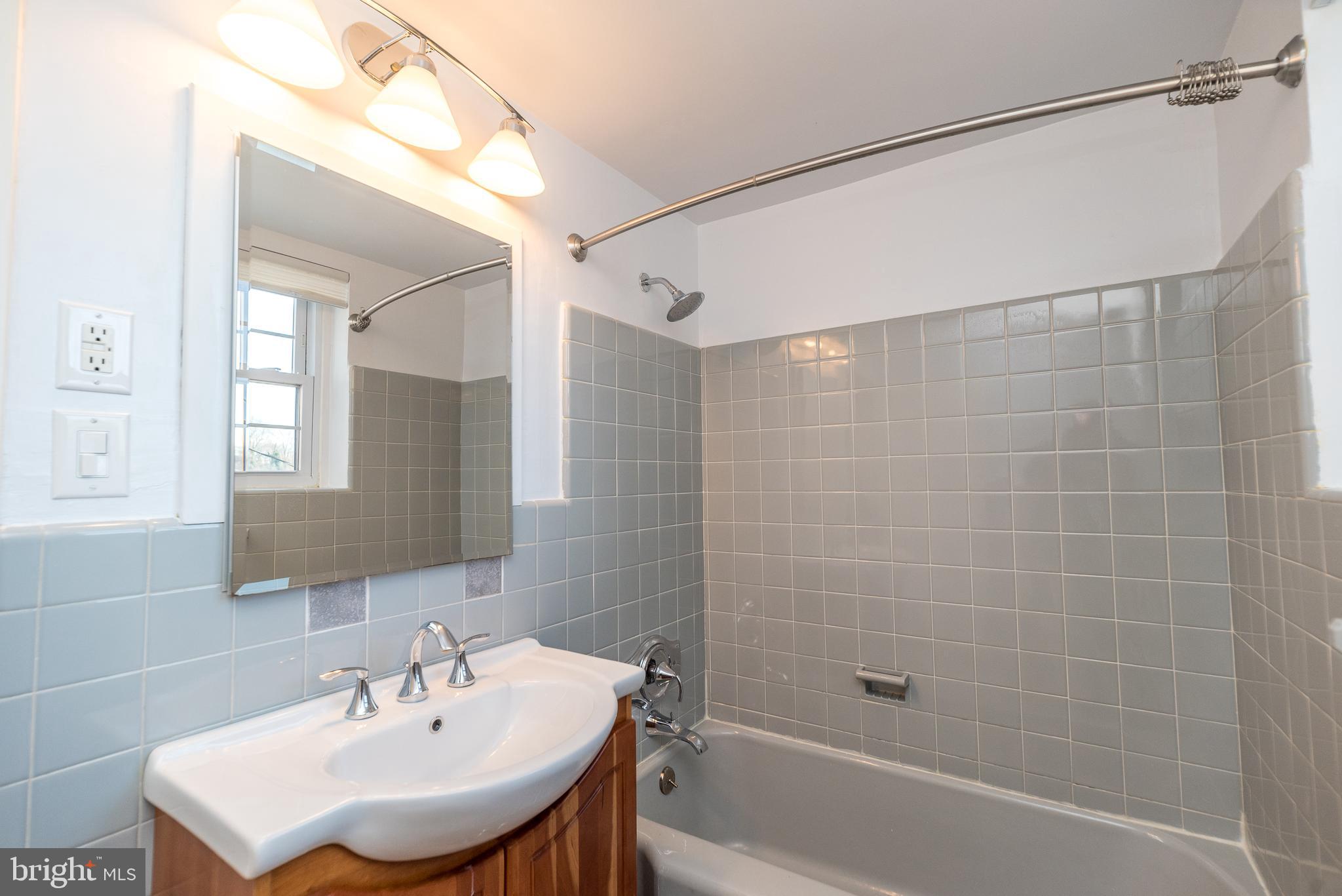 130 Wetherill Road Cheltenham, PA 19012 - Photo 34 of 52 Hall full bathroom