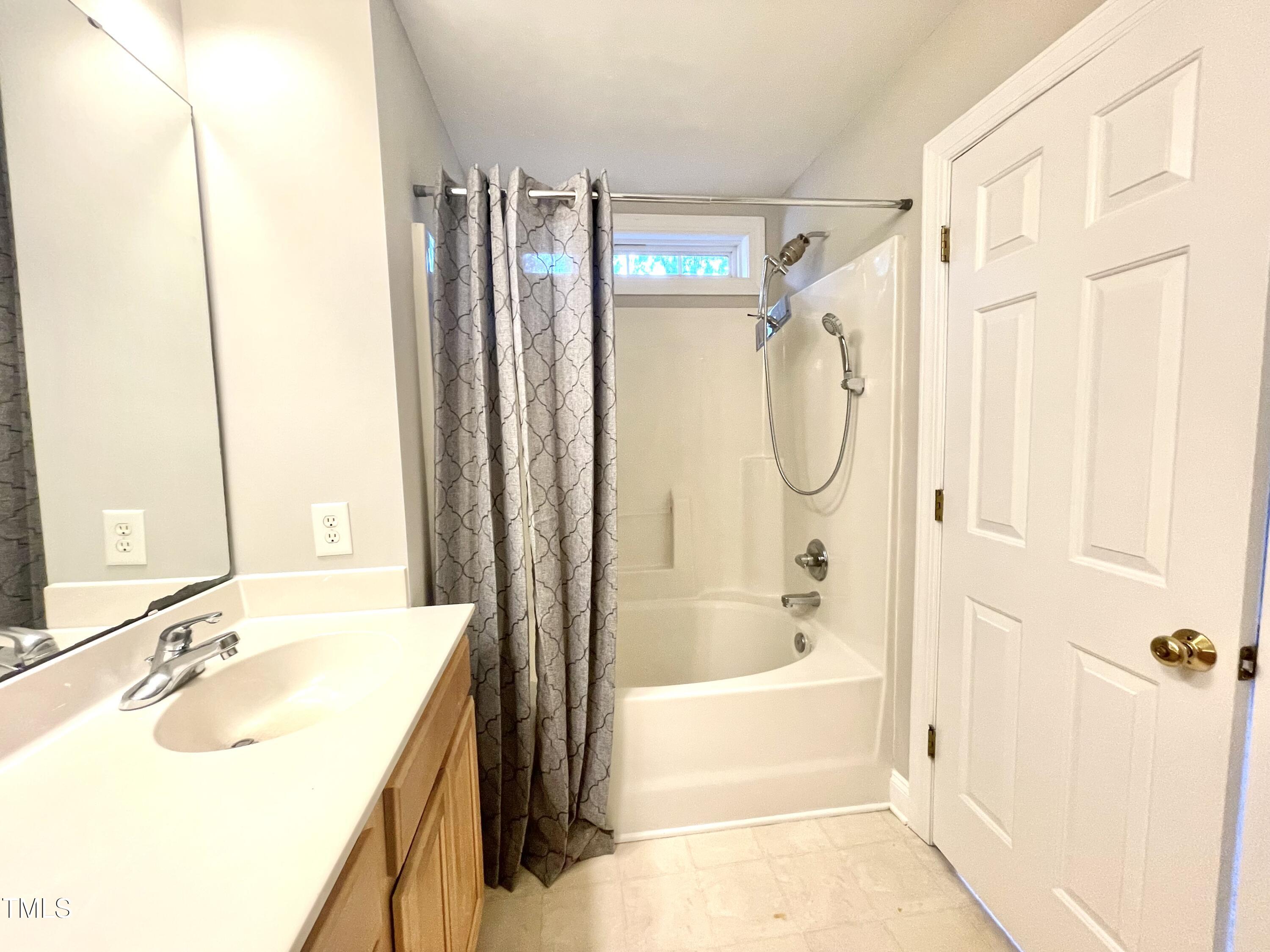 2612 Alder Ridge Lane Raleigh, NC 27603 - Photo 21 of 44 Master Bath