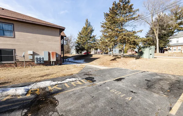 $1,350 | 603 Bakertown Drive, Unit A, Sullivan, WI 53178