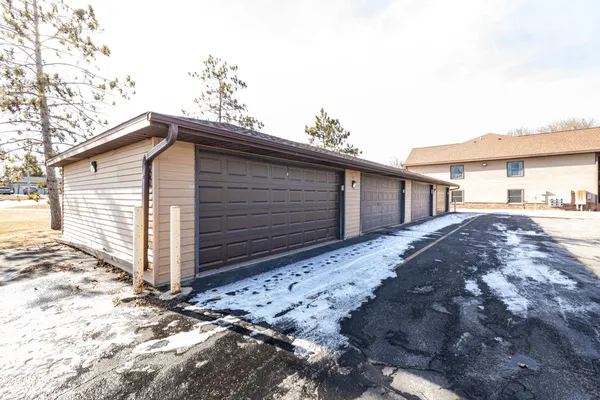 $1,350 | 603 Bakertown Drive, Unit A, Sullivan, WI 53178