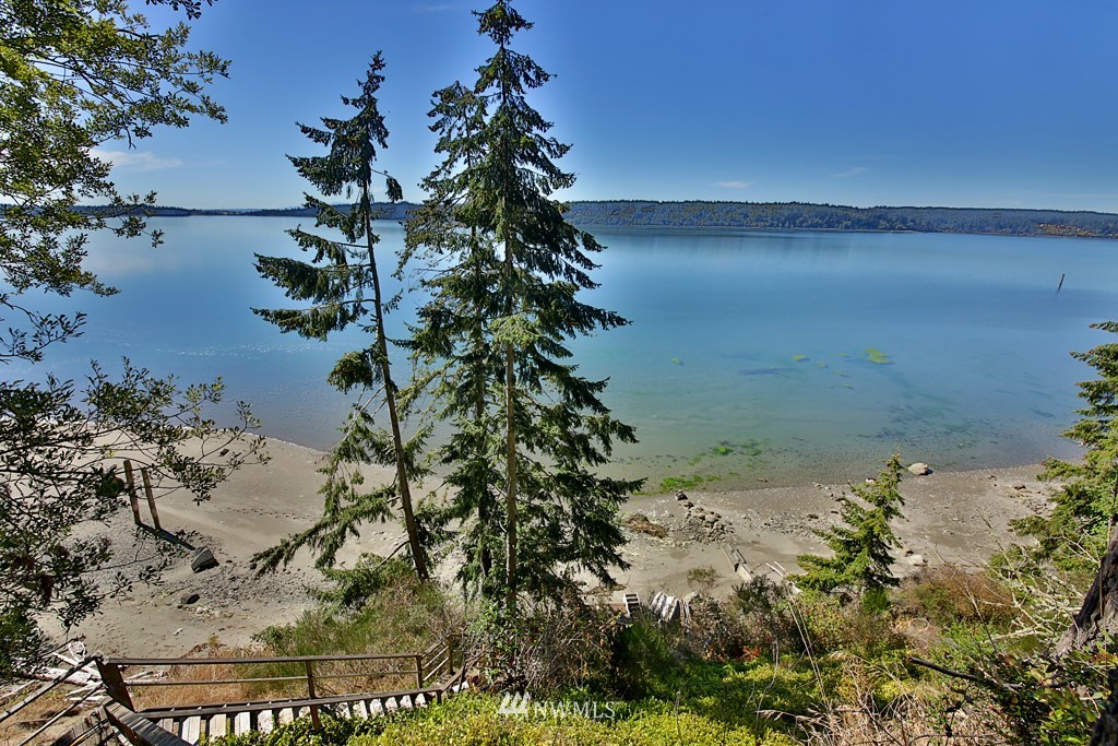 4576 South June Beach Road Freeland, WA 98249 - Photo 21 of 25 a view of a lake